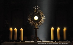 paray-feu-agse-guide-ainee-2014---adoration paray-feu-agse-guide-ainee-2014---adoration